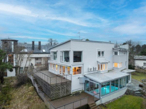 Spectacular Villa - Pool, Sauna and Magical Lake View in Lidingö